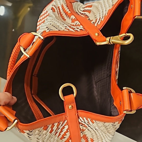 💕COLE HAAN💕 Genevieve Woven Weave Triangle Tote ~ Orange & Ivory NWOT - Picture 13 of 14